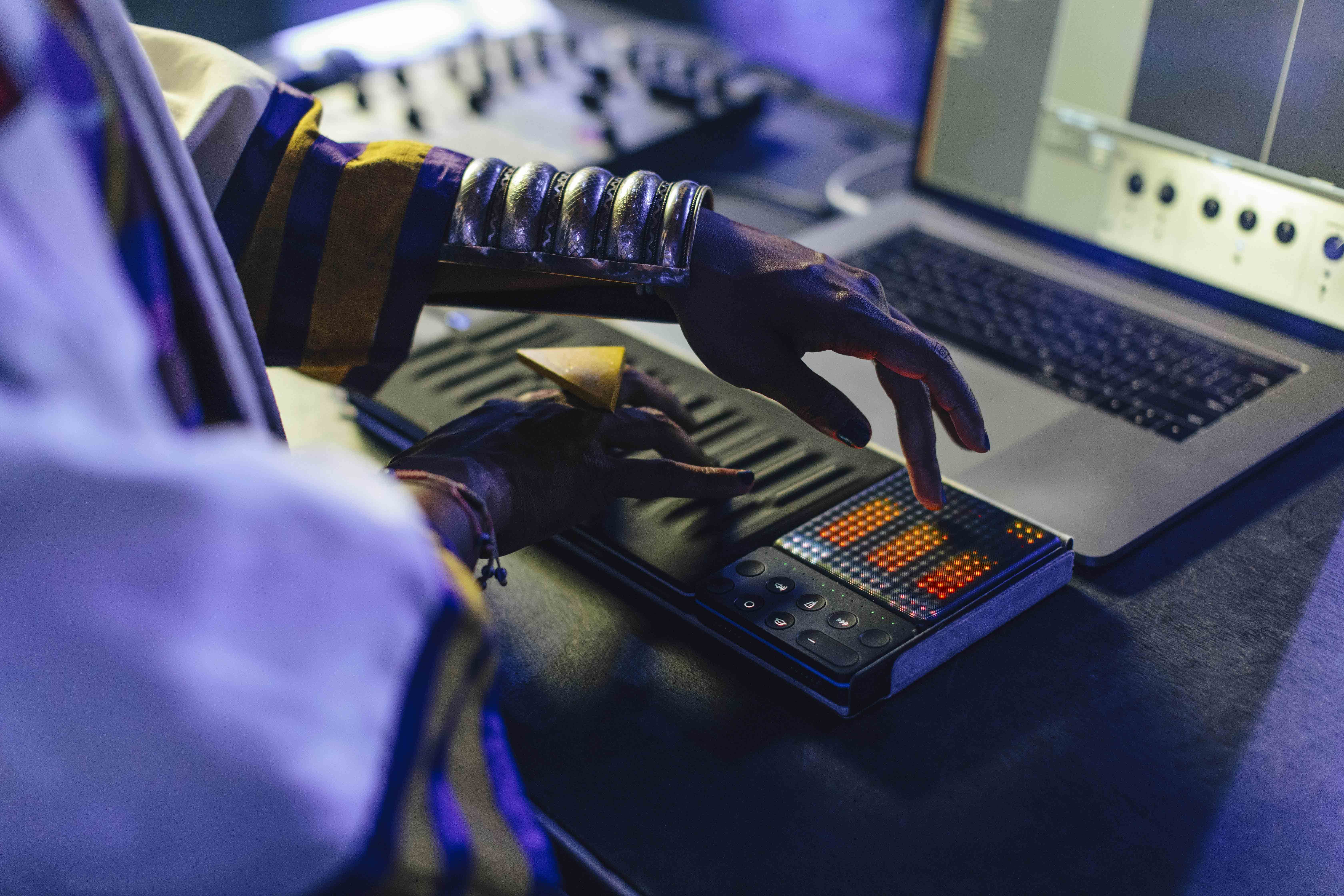 ROLI's Songmaker Kit GarageBand Edition Is A World's First. Here's Why