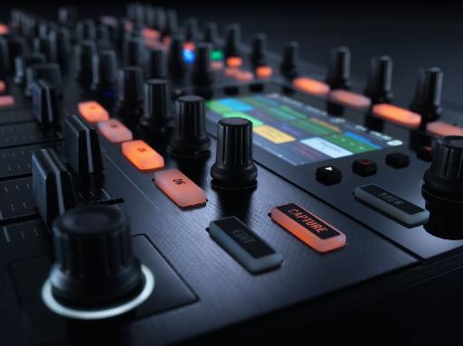 Native Instruments公司宣布拖拉机KONTROL S8的DJ们: Ask.Audio