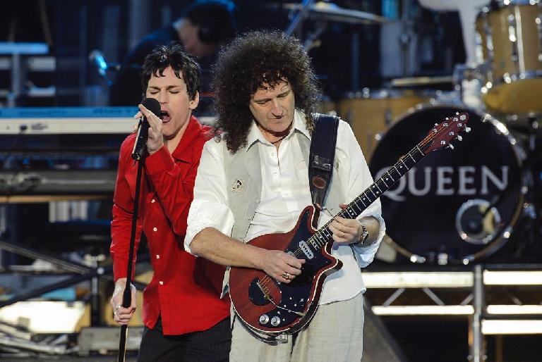Tony Vincent performing with Brian May