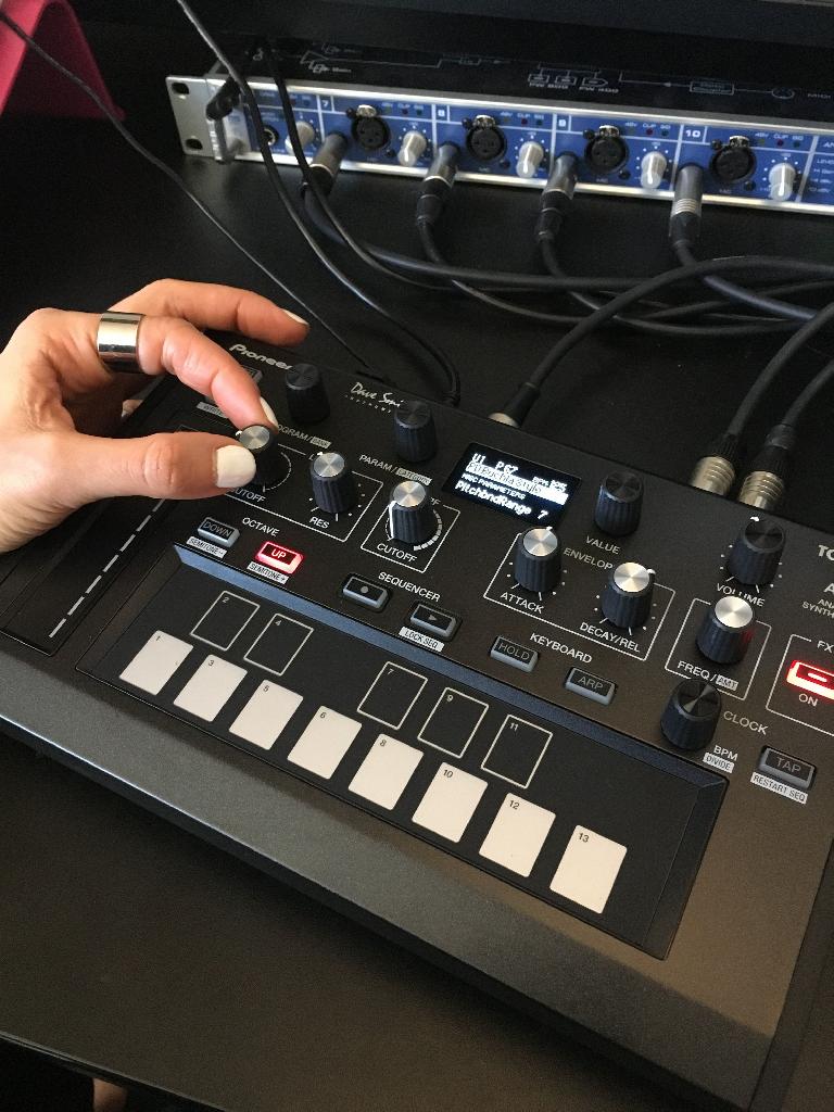 Pioneer DJ TORAIZ AS-1 Monophonic Analog Dave Smith Synthesizer