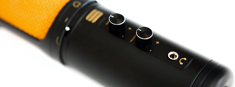 SL600 USB Condenser Microphone closeup picture.