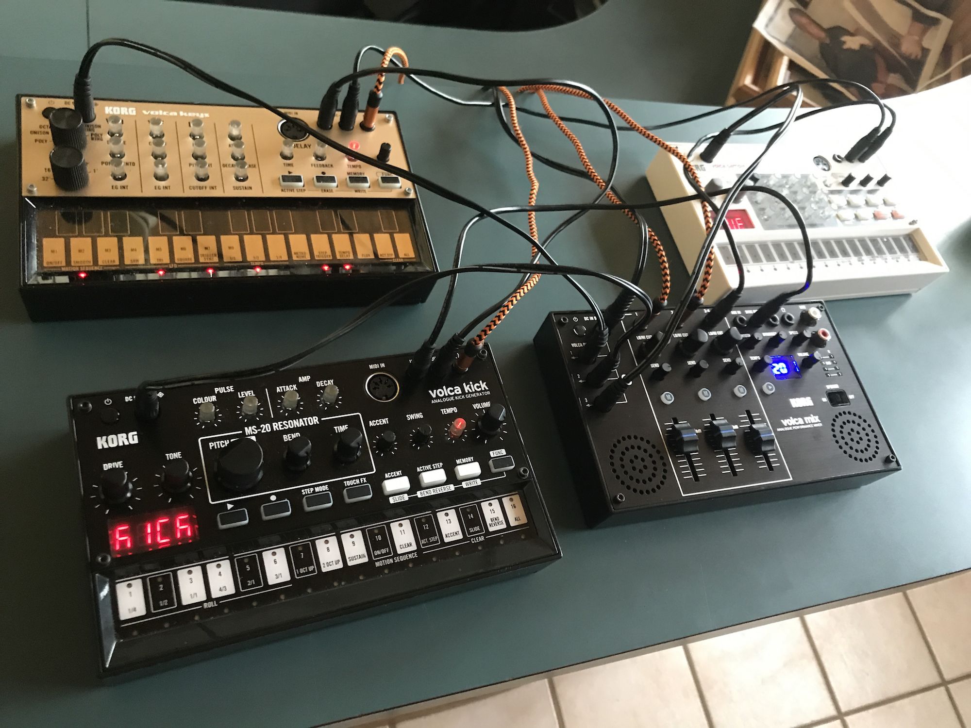Aankondiging Los voorspelling 5 Tips For Integrating Korg Volca Mix With Volcas & Your Synth Studio :  Ask.Audio