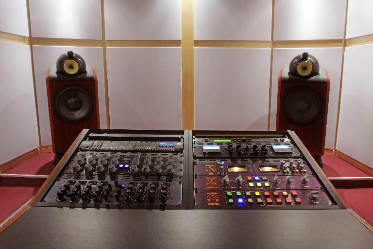 A typical mastering studio desk