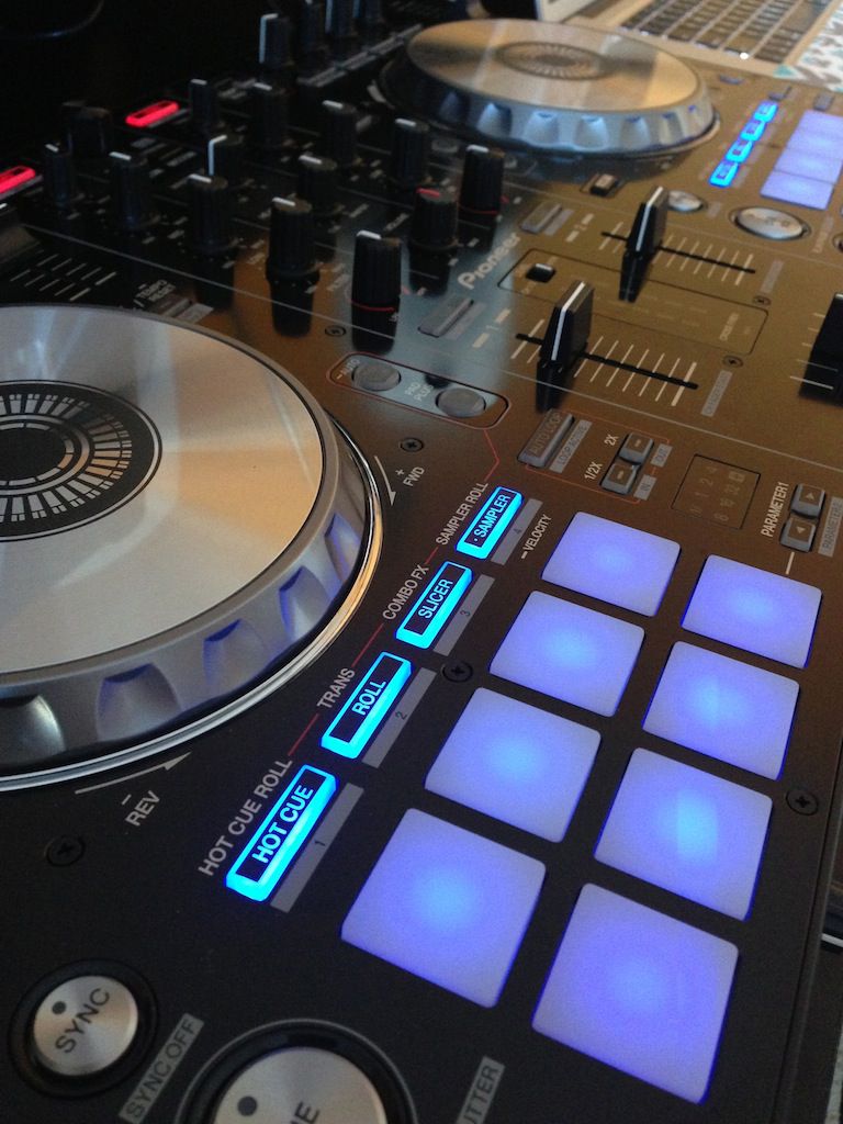 Review: Pioneer DDJ-SR : Ask.Audio