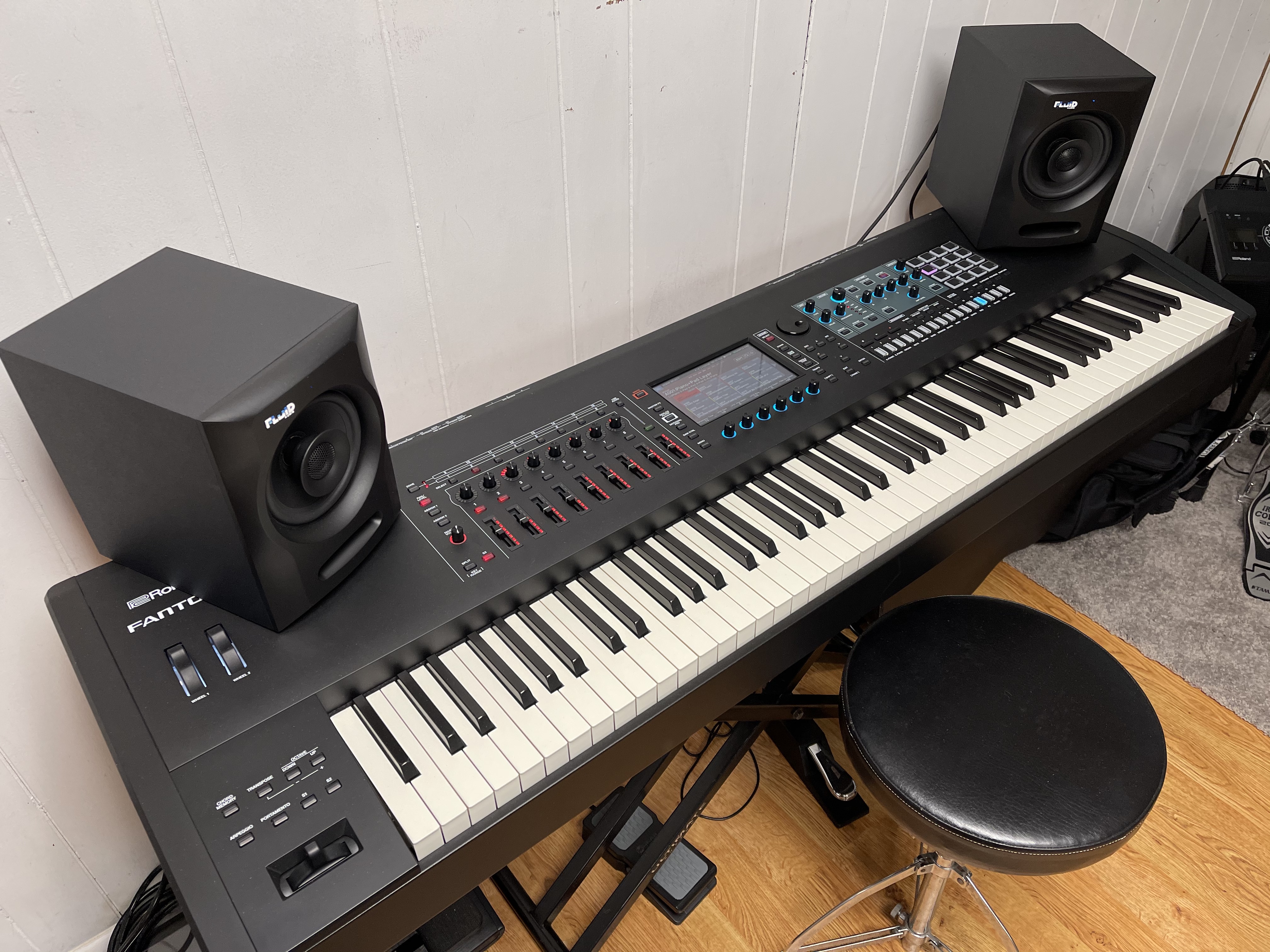 roland fantom 8 piano