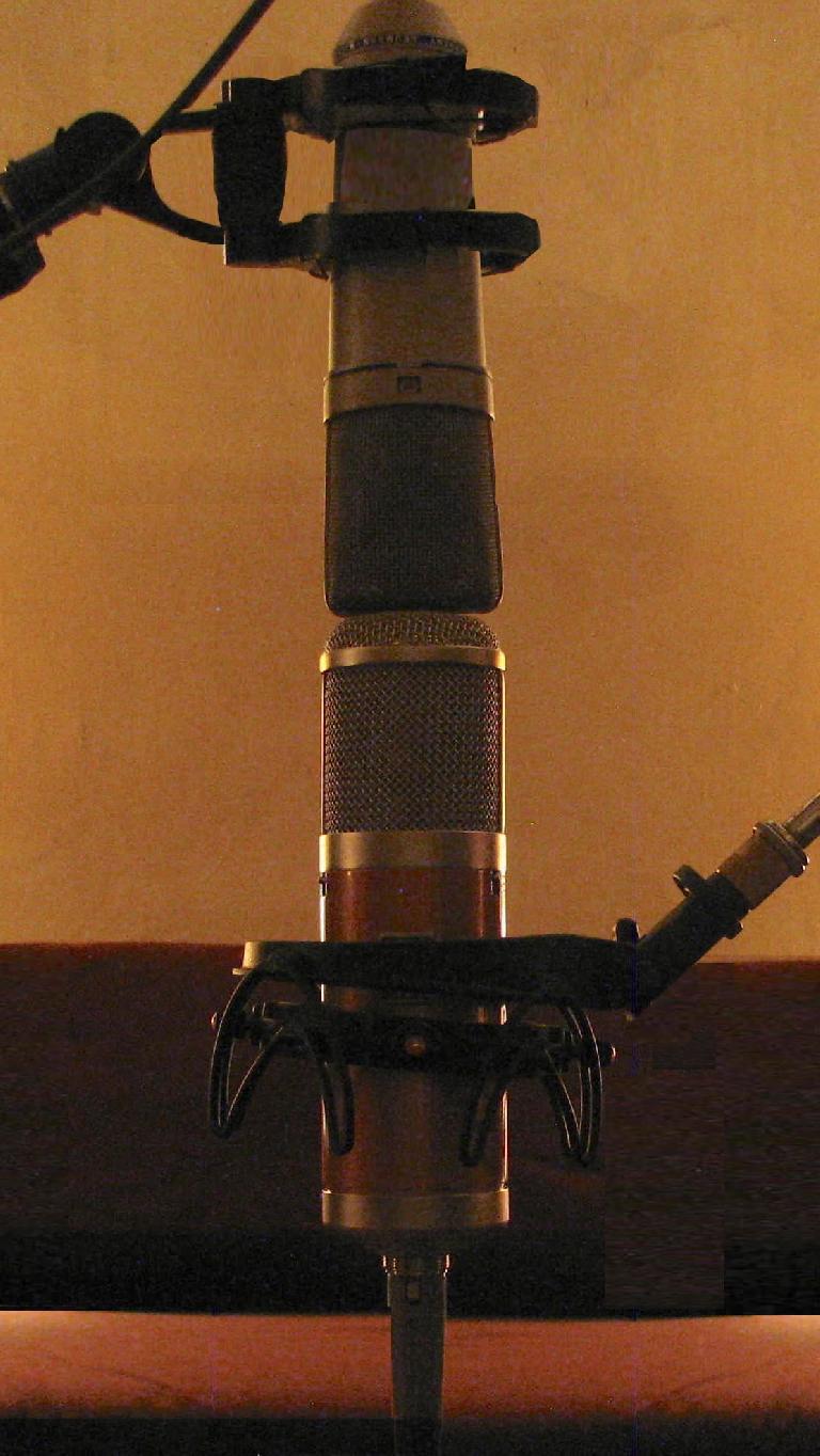 The two mics head-to-head for recording