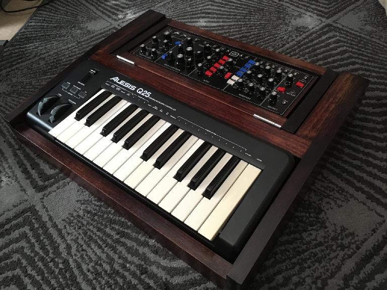 novation mininova midi