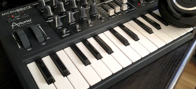Review: Arturia Microbrute Brings Analog Punch in a Portable