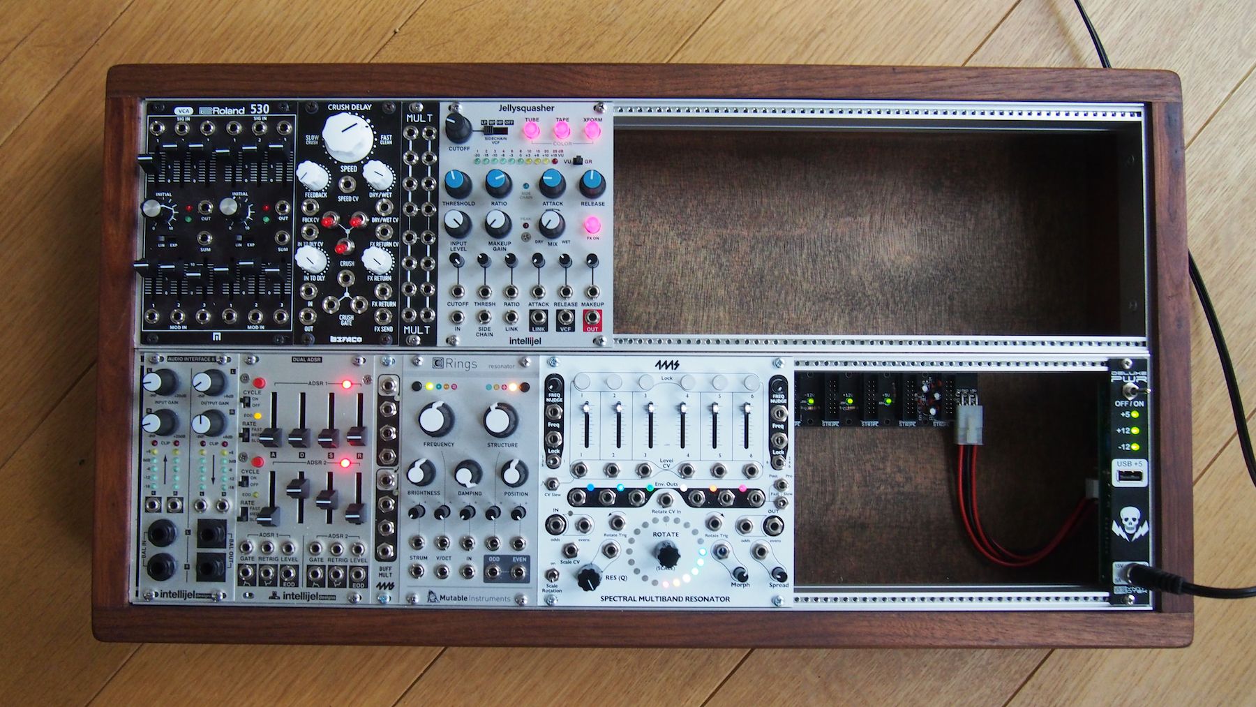 Review: Intellijel JellySquasher Analog Compressor & Tone Shaper