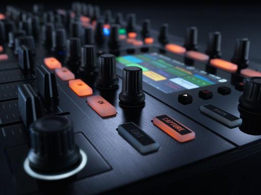 Traktor outlet kontrol s8