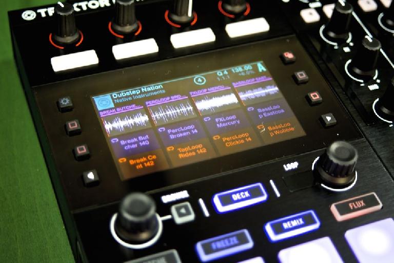 Although Stems is definitely my main focus, an advantage for Remix Deck users with the S5’s hi-res displays is that you can read the name of samples before playing them which makes navigation a lot easier and quicker to carry out. 