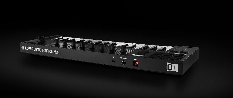 Review: Native Instruments Komplete Kontrol M32 : Ask.Audio