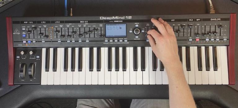 Behringer DeepMind 12 anlog, polyphonic synthesizer