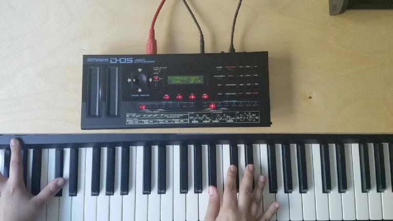 Roland D-05 with keyboard