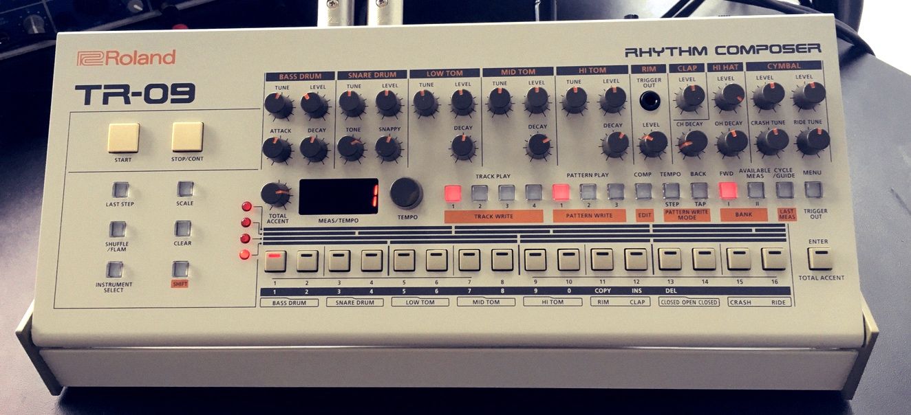 A Quick Guide To Programming A Roland TR-09 : Ask.Audio